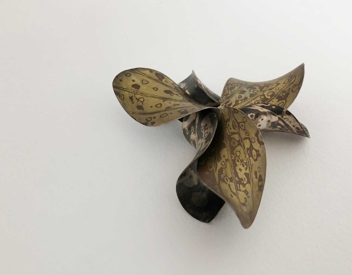 2020-11 Lily(Brooch)