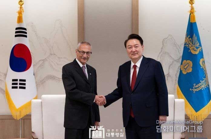 President Yoon meets with John Podesta, senior advisor to US president
