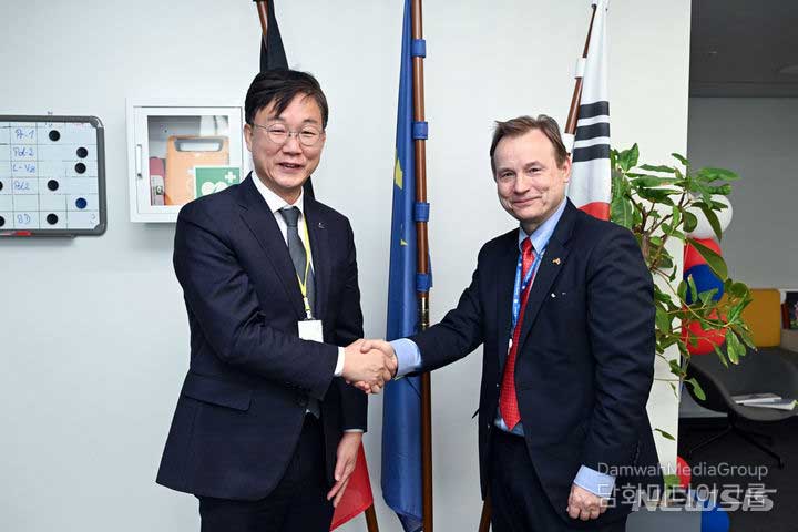 Ansan Mayor Lee discusses immigration policy with German Amb. to Korea